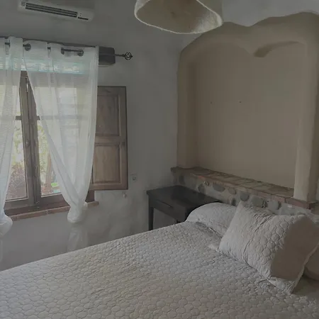 Casa En Canon De Buitreras * El Colmenar